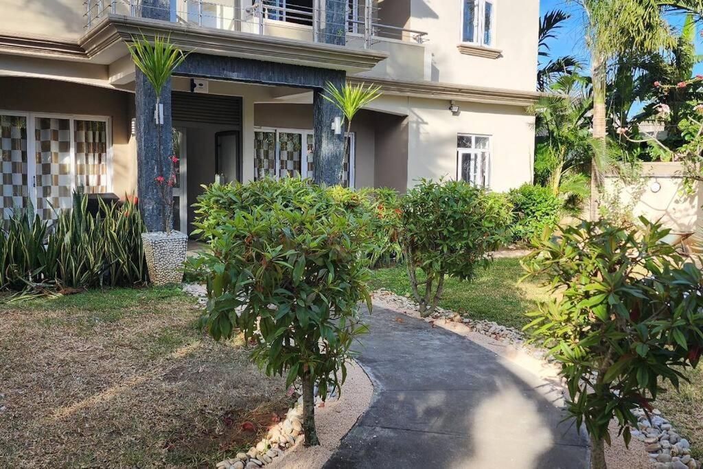 Number 9, 2Nd Floor,Pebble Bay Appartments Grand Baie Esterno foto